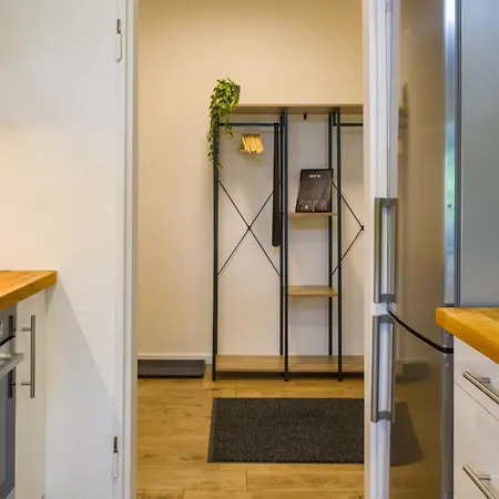 Gross, Modern, Zentrumsnah Mit Parkplatz Und Garten Ulm Exterior foto