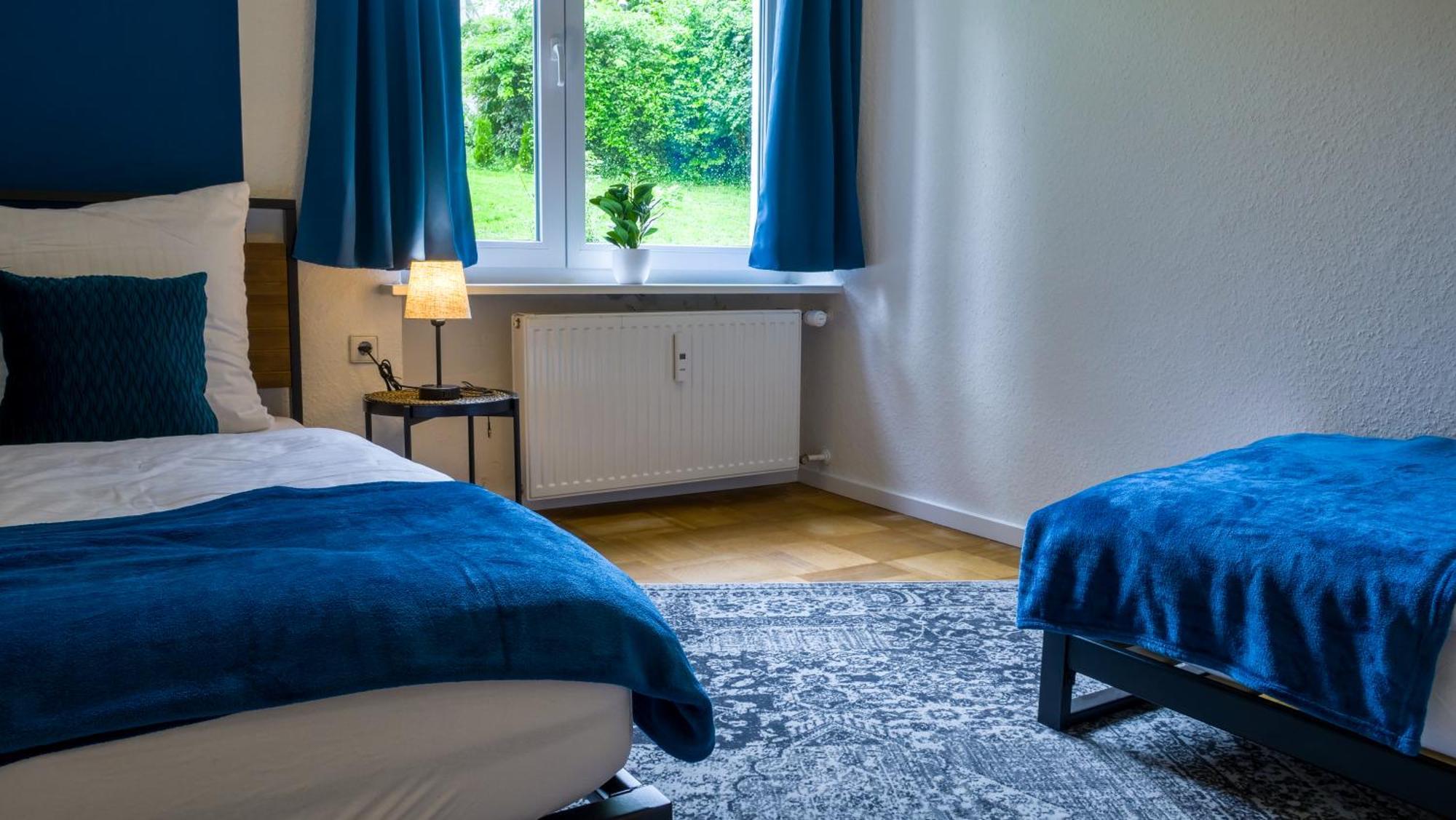 Gross, Modern, Zentrumsnah Mit Parkplatz Und Garten